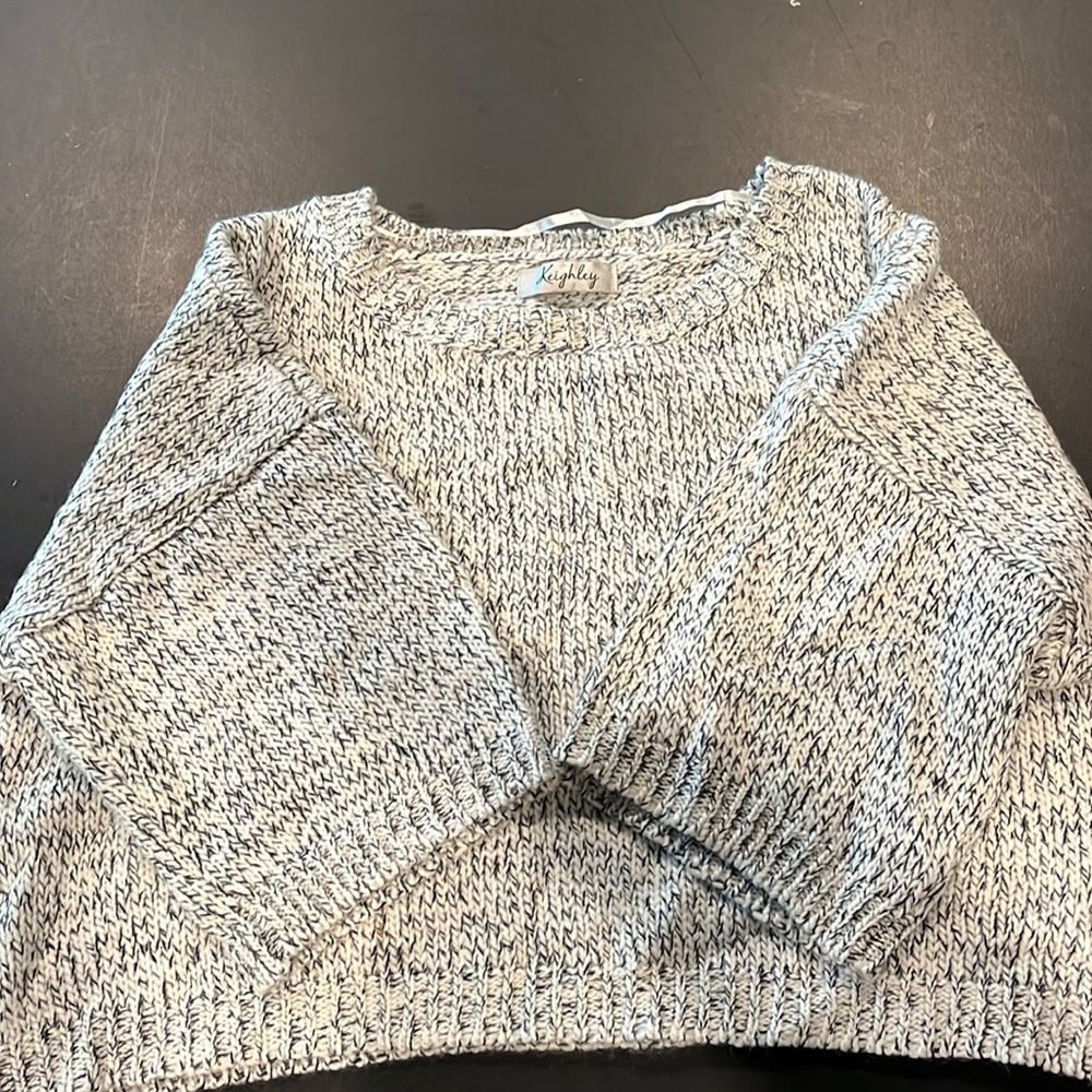 Cropped Gray Sweater Super Soft Sz Small